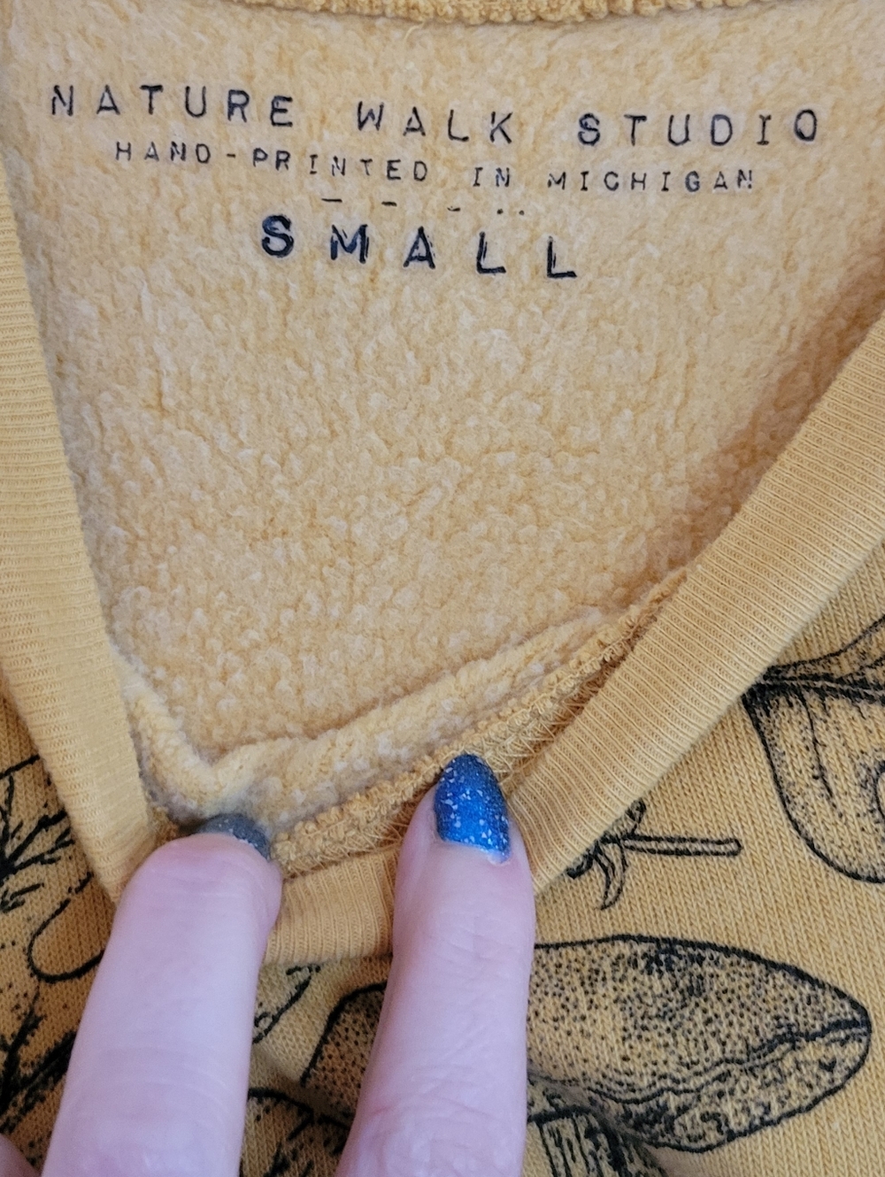 Women's Mustard Cropped Graphic Sweatshirt - Nature Motif - Picture 3 of 3